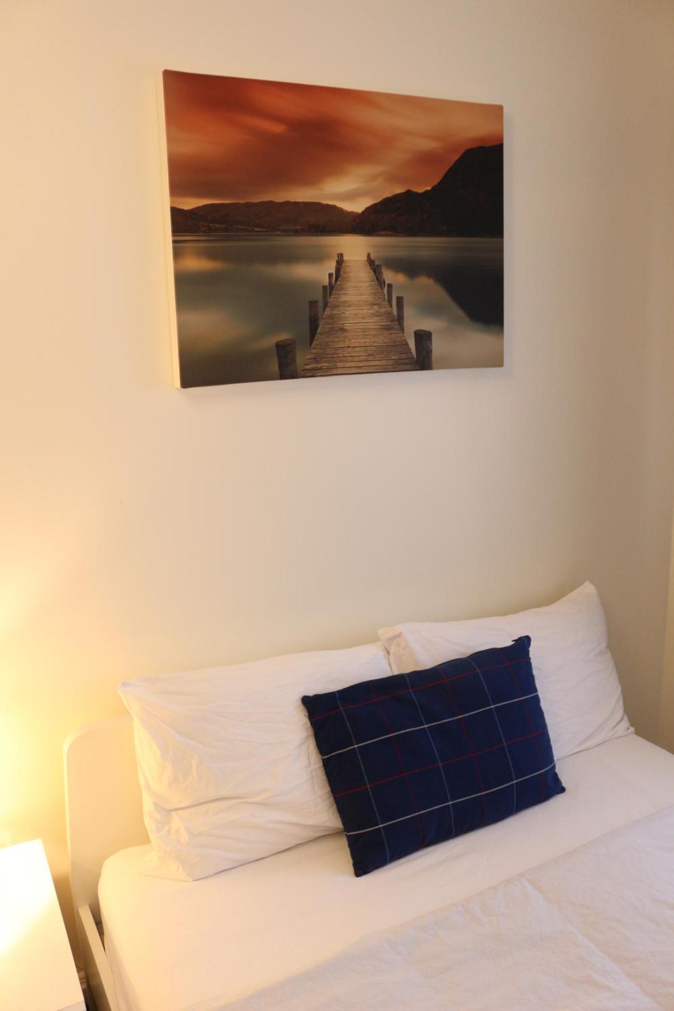 Ensuite Master Bedroom, Private Bathroom, Inside Family Home, Walking Distance To Harry Potter Watford  Extérieur photo